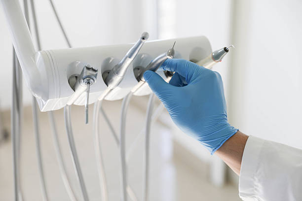 Professional Wisdom Tooth Removal technician working in Burgin, KY